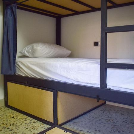 Area 51 Hostel Medellin Exterior photo