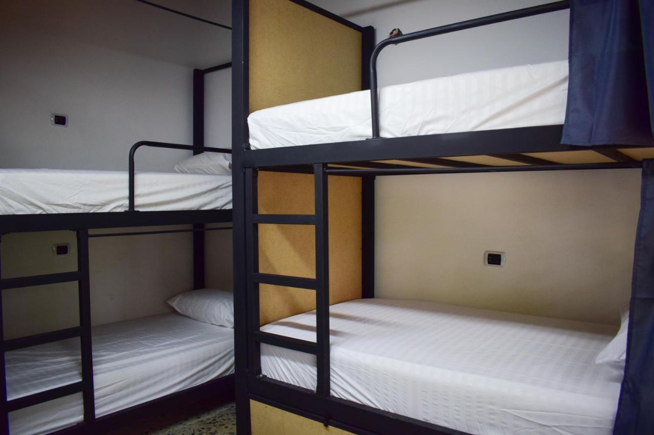 Area 51 Hostel Medellin Exterior photo